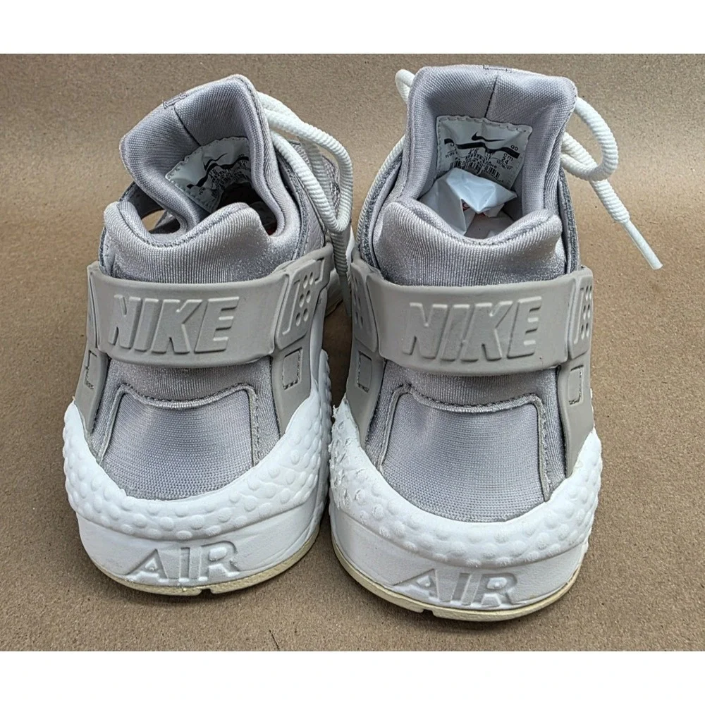 Nike AIR Huarache (Sz 7) SE Women's Running Shoes Atmosphere Grey 859429-008